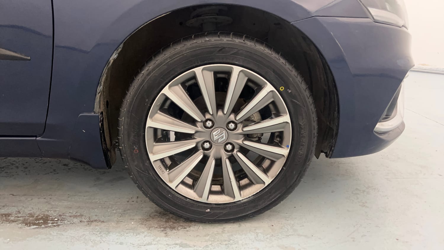 Used 2022 Maruti Suzuki Ciaz Alpha 1.5 Petrol Manual tyres RIGHT FRONT TYRE RIM VIEW