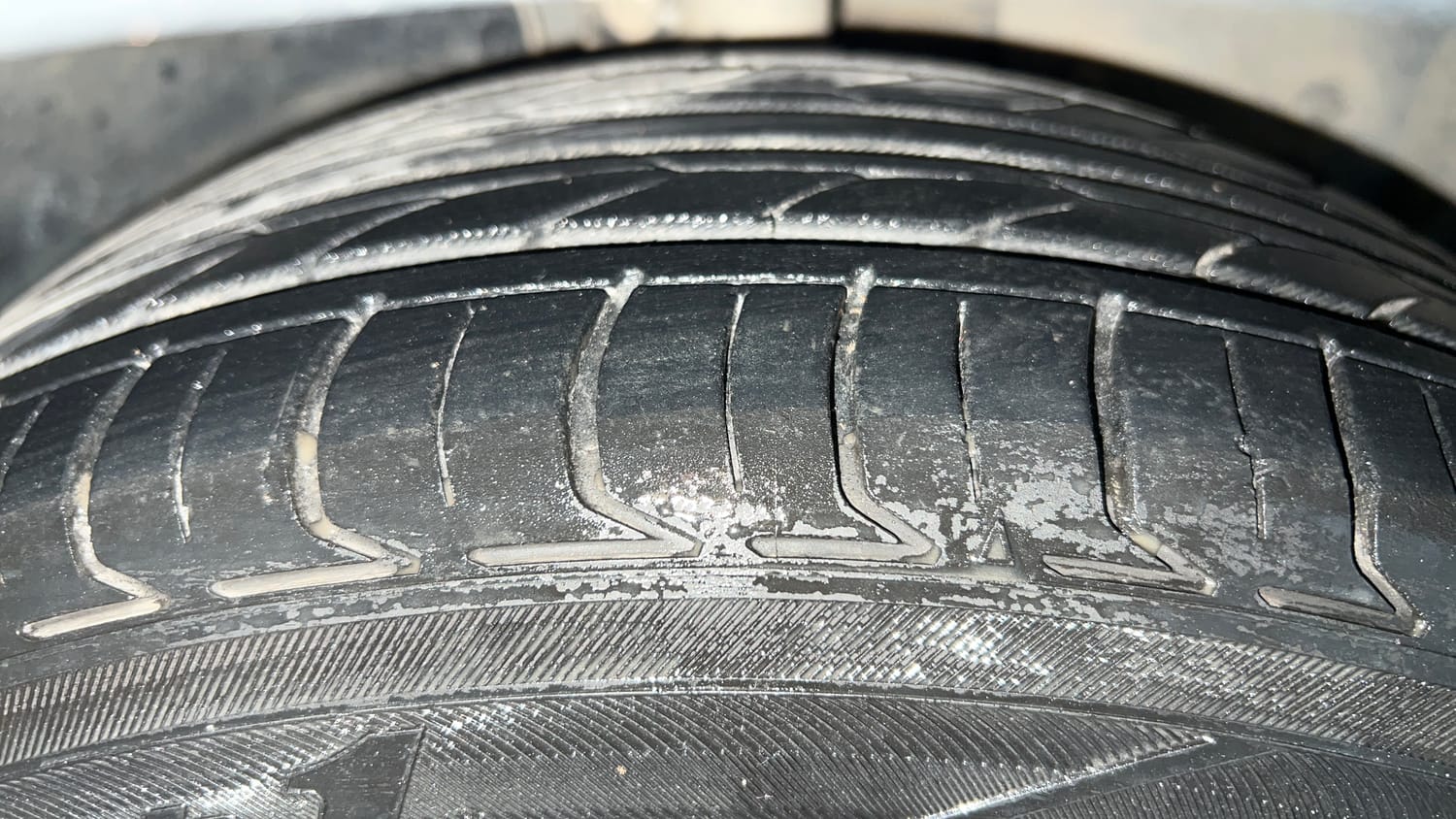 Used 2018 Ford Freestyle Titanium Plus 1.2 Ti-VCT Petrol Manual tyres RIGHT FRONT TYRE TREAD VIEW