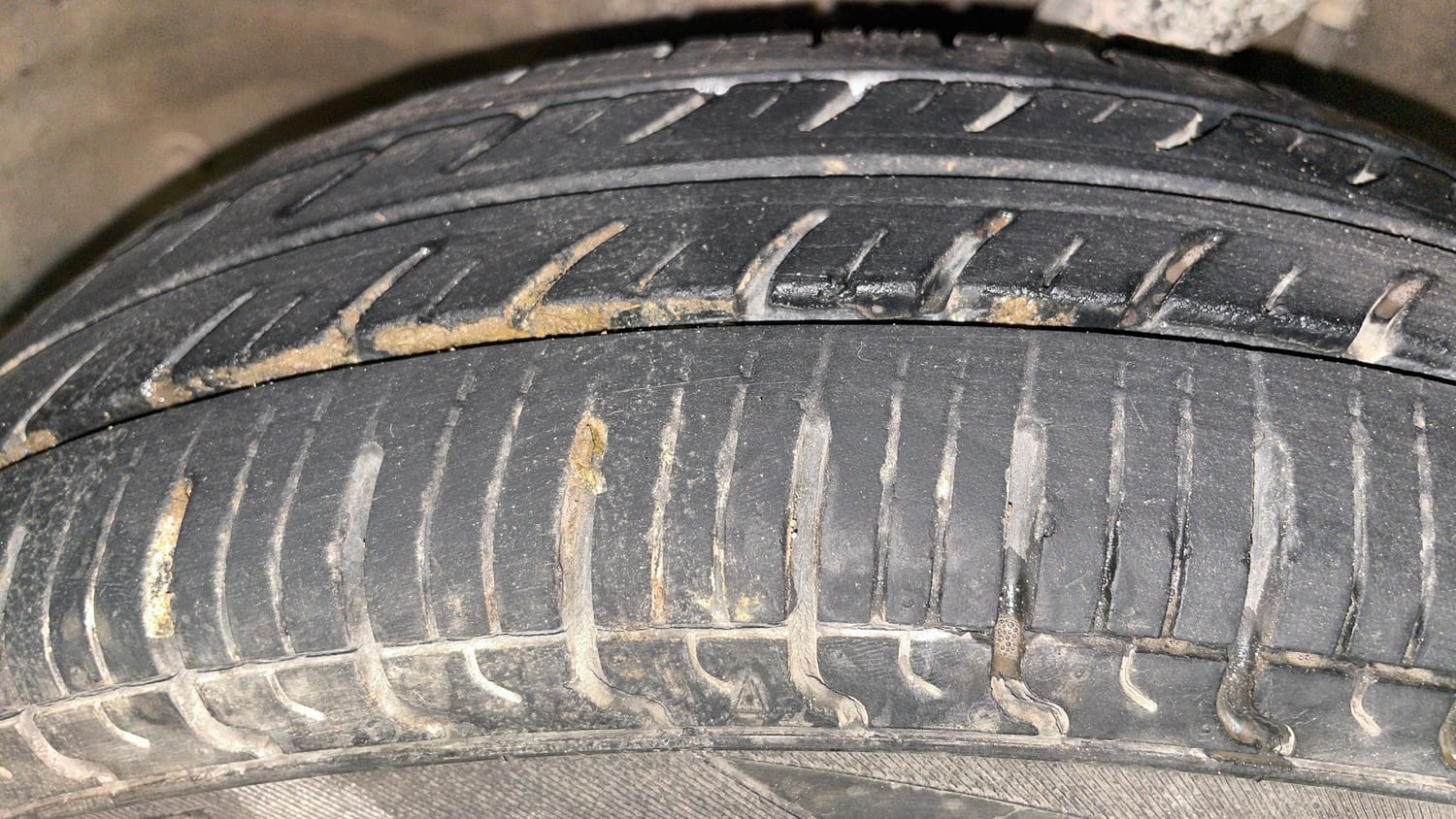 Used 2017 Maruti Suzuki Alto 800 LXi Petrol Manual tyres LEFT FRONT TYRE TREAD VIEW