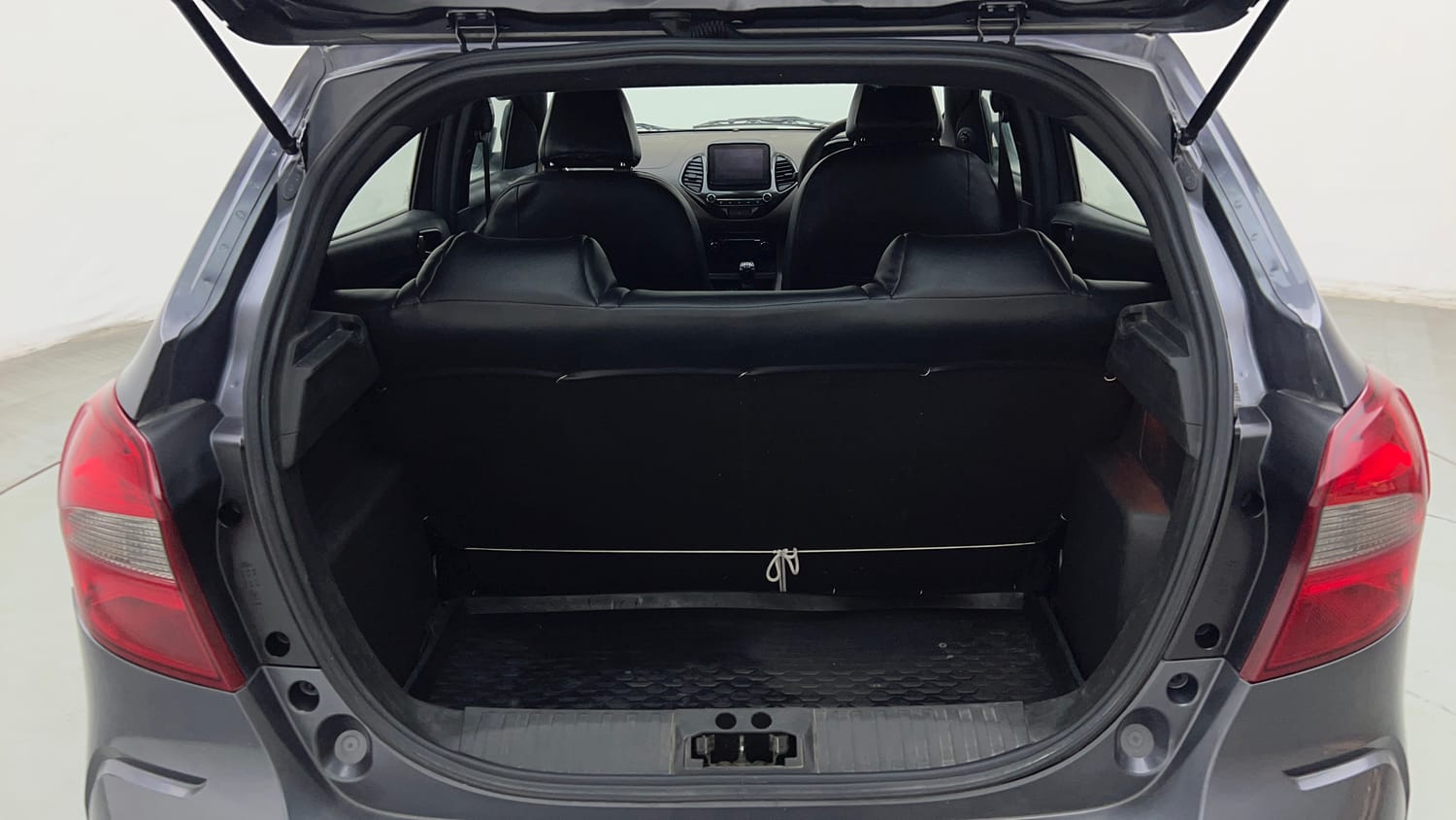 Used 2018 Ford Freestyle Titanium Plus 1.2 Ti-VCT Petrol Manual interior DICKY INSIDE VIEW