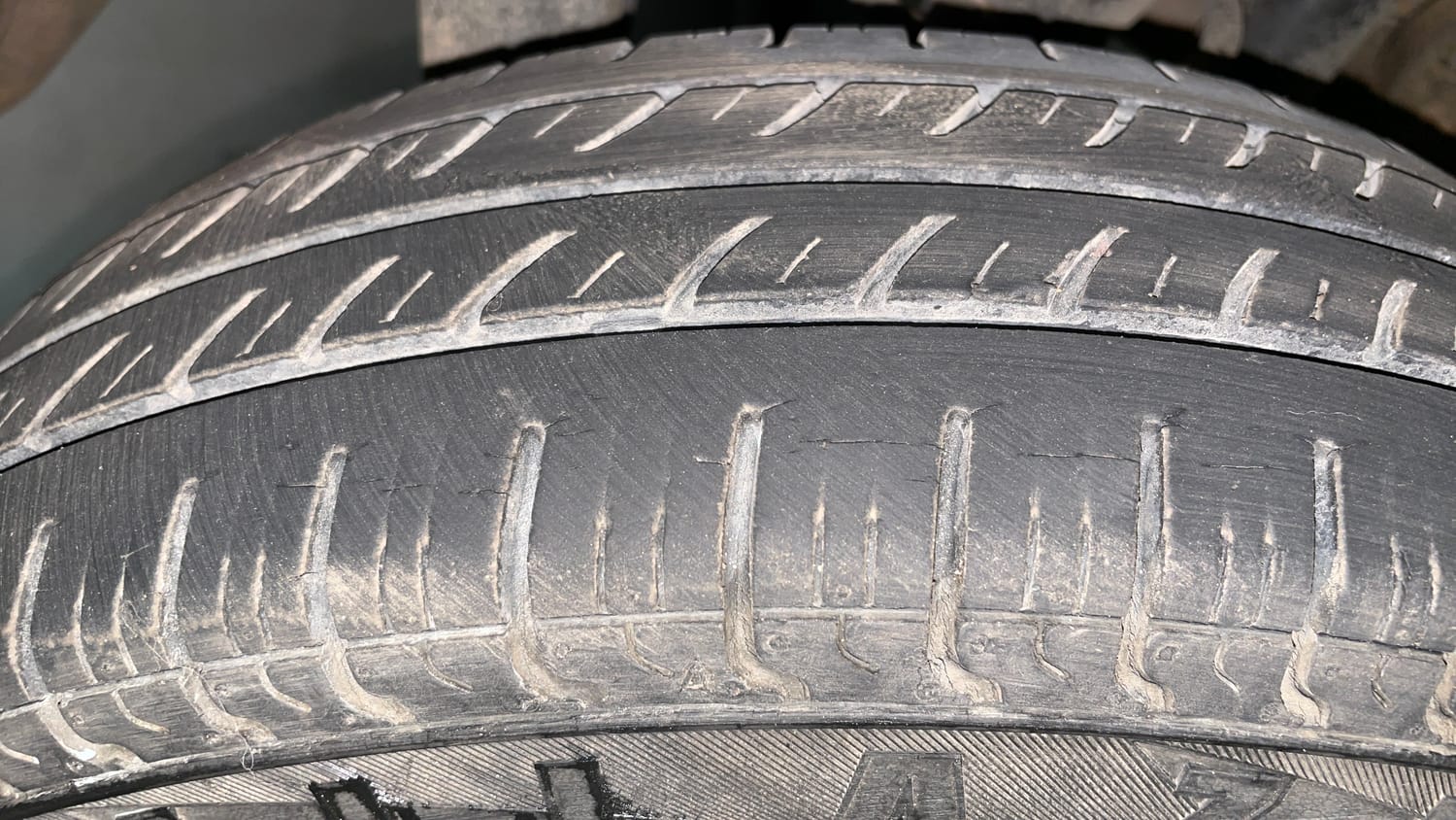 Used 2017 Maruti Suzuki Alto 800 LXi Petrol Manual tyres RIGHT REAR TYRE TREAD VIEW