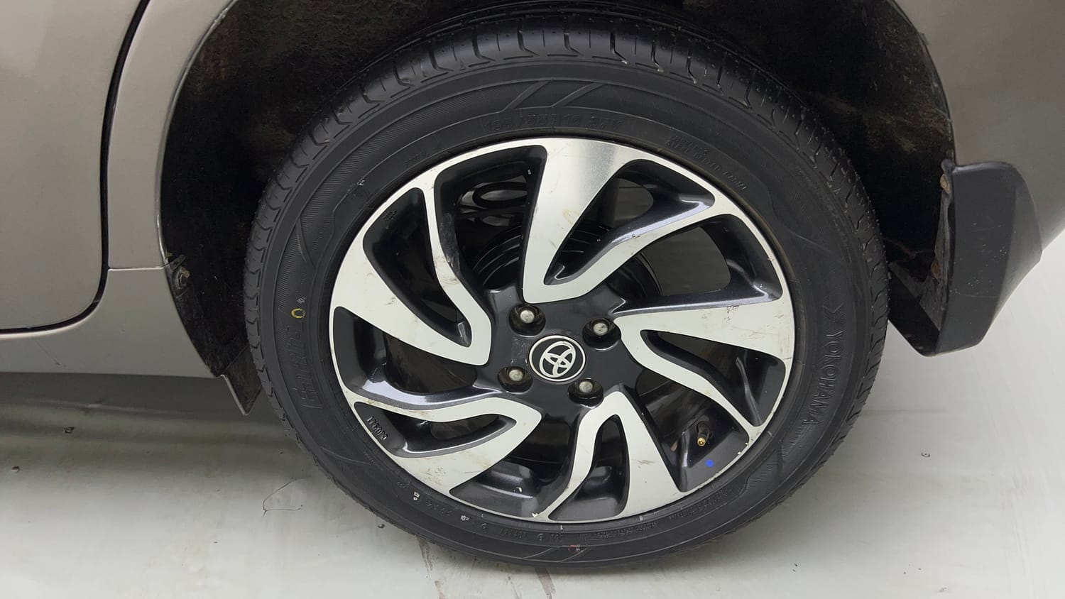Used 2019 Toyota Glanza V Petrol Manual tyres LEFT REAR TYRE RIM VIEW