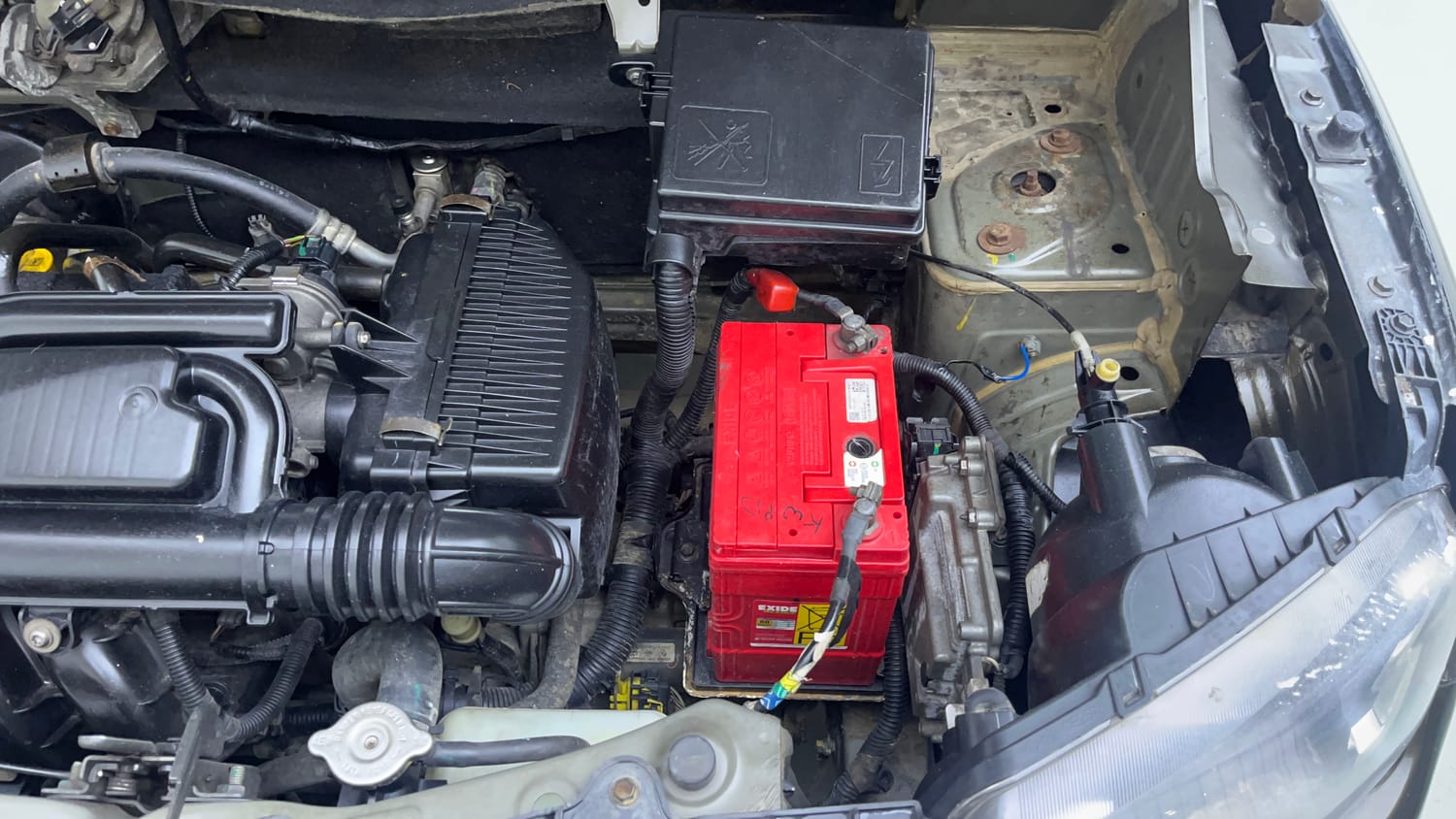 Used 2017 Renault Kwid 1.0 RXT AMT Petrol Automatic engine ENGINE LEFT SIDE VIEW