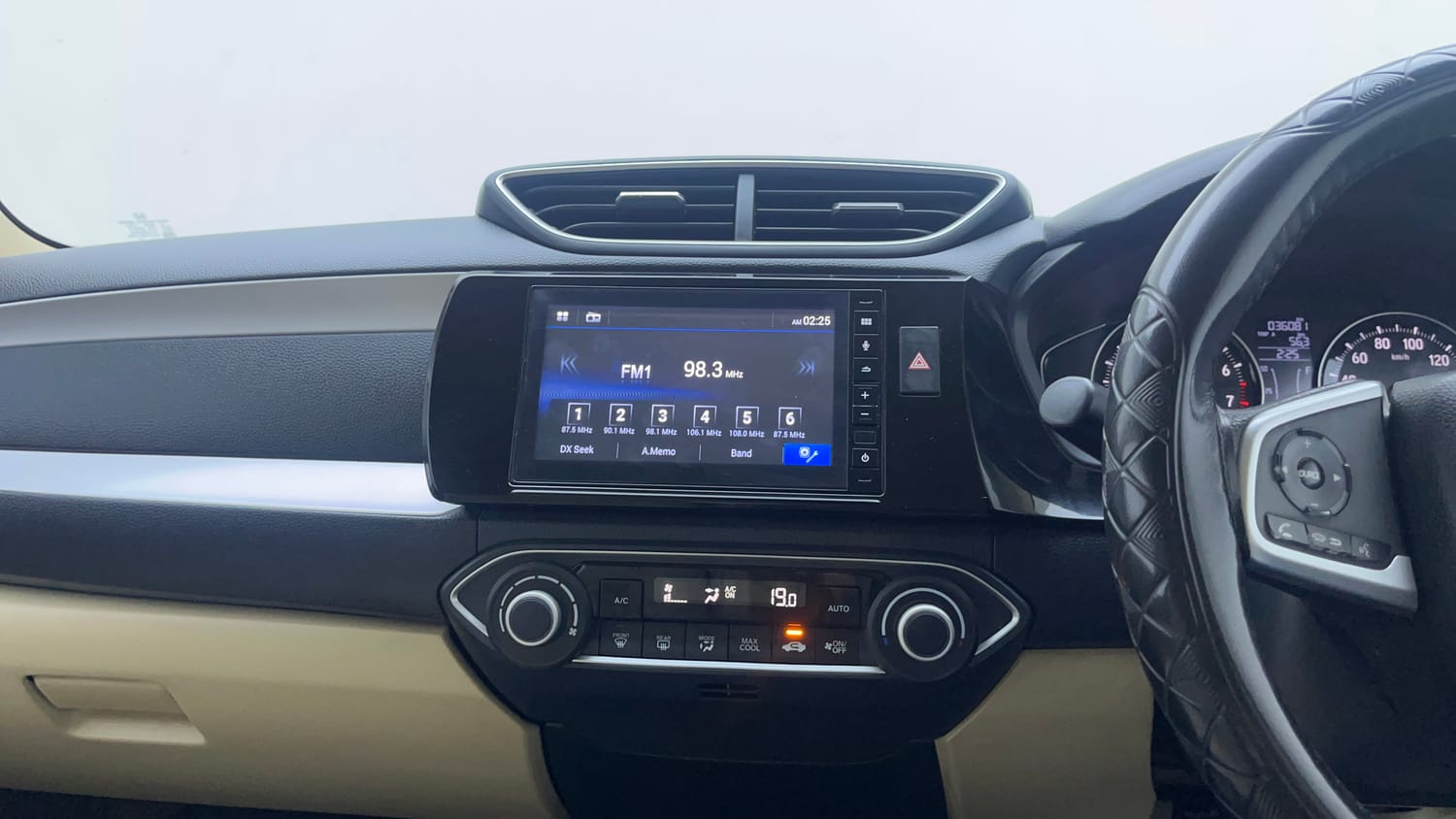 Used 2023 Honda Amaze VX MT 1.2 Petrol Petrol Manual interior MUSIC SYSTEM & AC CONTROL VIEW