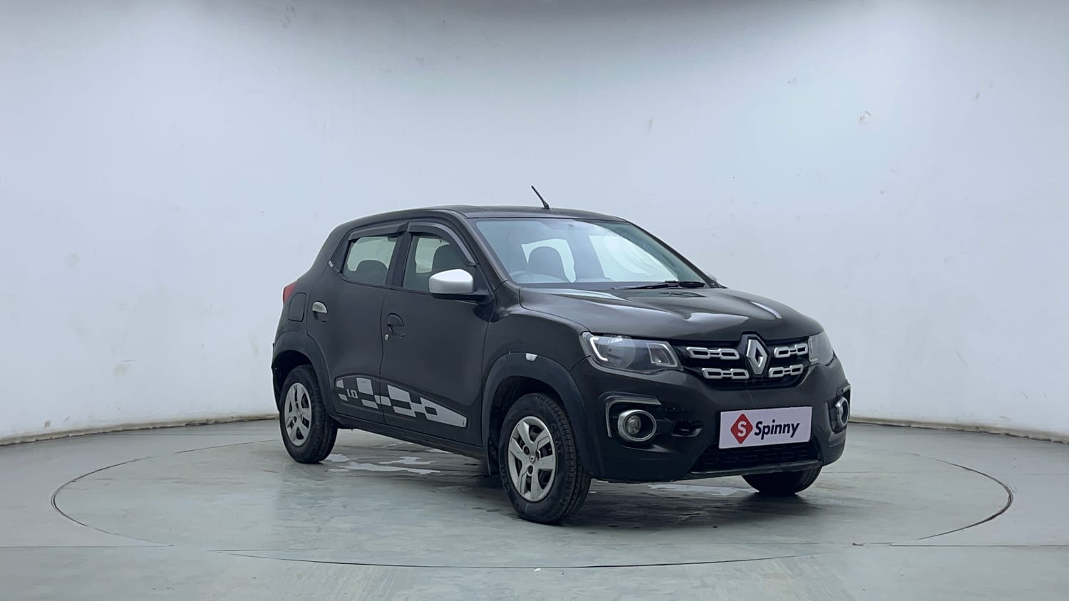 Used 2017 Renault Kwid 1.0 RXT AMT Petrol Automatic exterior RIGHT FRONT CORNER VIEW