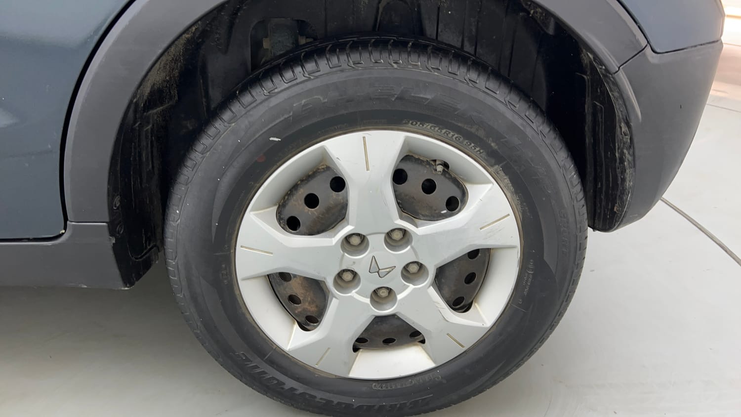 Used 2022 Mahindra XUV 300 W6 1.2 Petrol Petrol Manual tyres LEFT REAR TYRE RIM VIEW