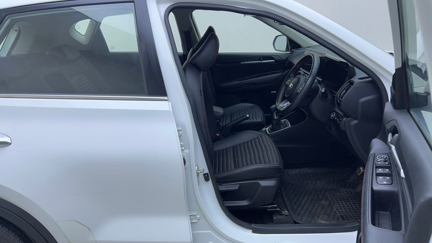 Used 2020 Kia Sonet GTX Plus 1.5 Diesel Manual interior RIGHT SIDE FRONT DOOR CABIN VIEW