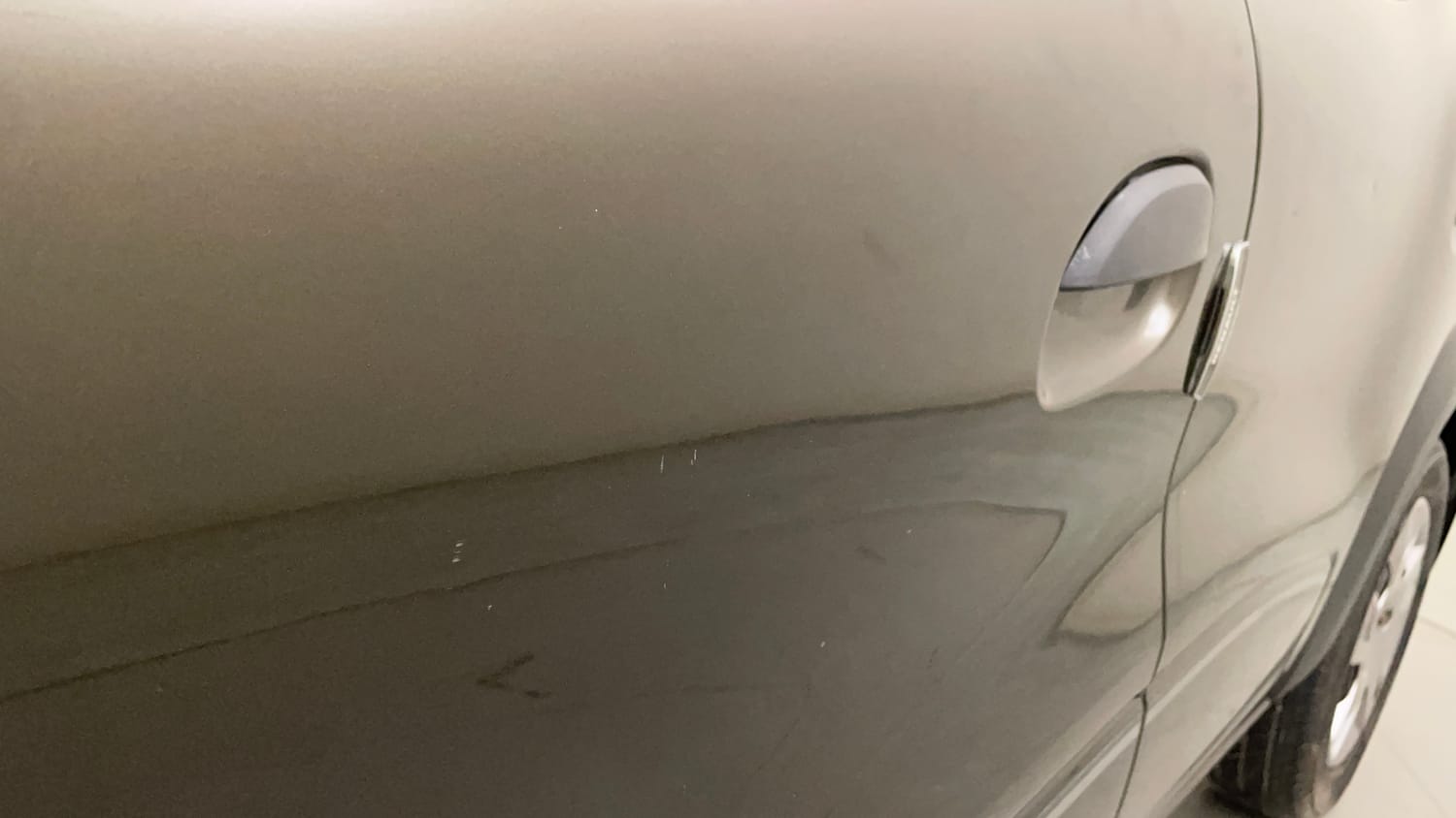 Used 2021 Renault Kwid RXT 1.0 AMT Opt Petrol Automatic dents MINOR DENT