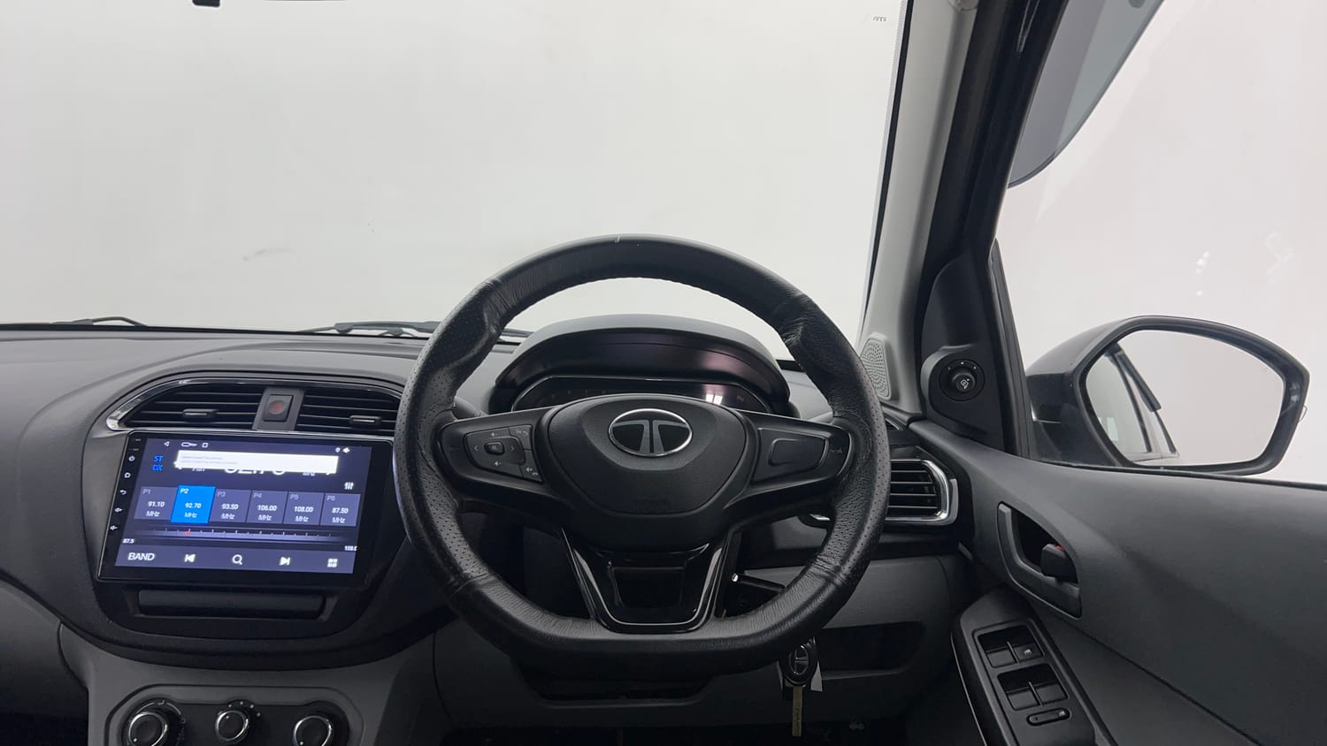Used 2024 Tata Tiago XT Petrol Manual interior STEERING VIEW