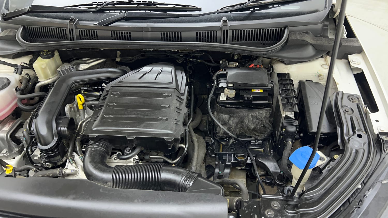 Used 2022 Skoda Slavia Ambition 1.0L TSI AT Petrol Automatic engine ENGINE LEFT SIDE VIEW