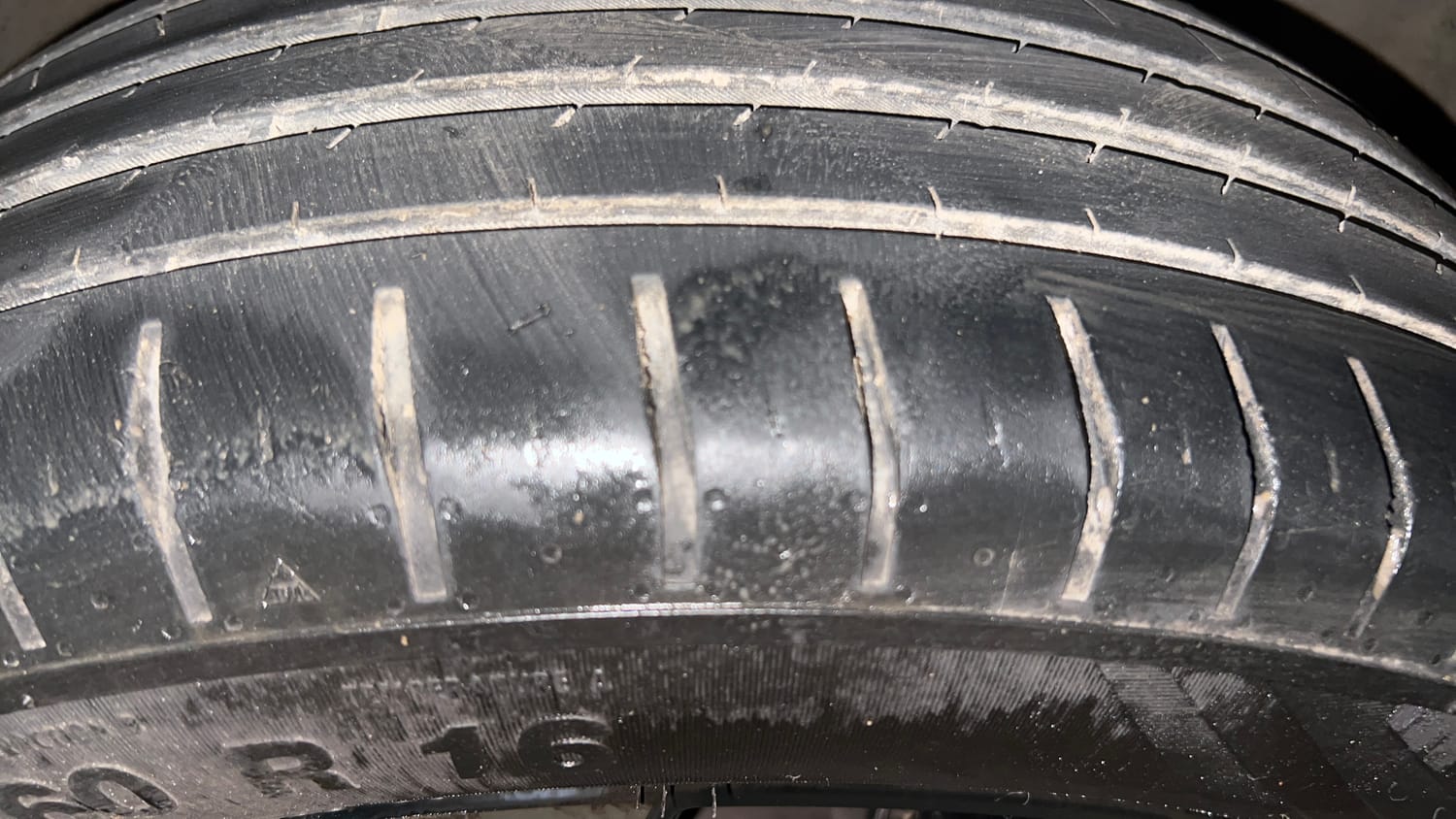 Used 2024 Tata Punch Creative Dual Tone AMT Petrol Automatic tyres RIGHT FRONT TYRE TREAD VIEW