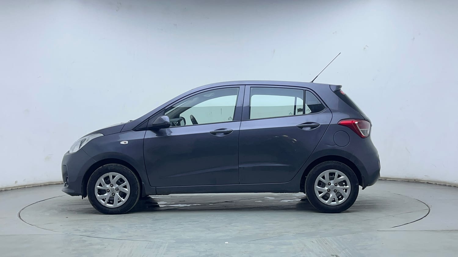 Used 2018 Hyundai Grand i10 Magna AT 1.2 Kappa VTVT Petrol Automatic exterior LEFT SIDE VIEW