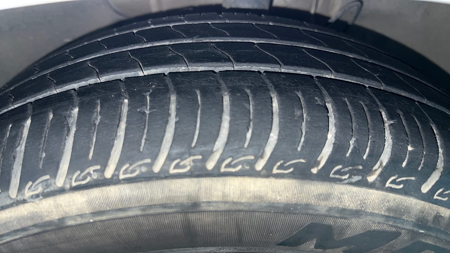 Used 2023 Tata Tiago XT CNG Cng Manual tyres RIGHT FRONT TYRE TREAD VIEW