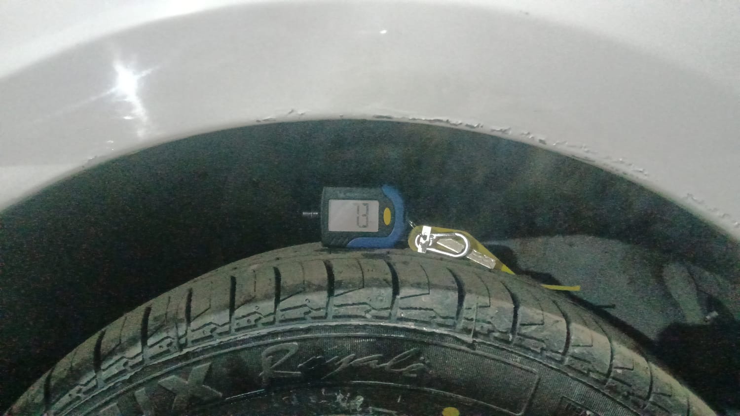 Used 2016 Hyundai Elite i20 Asta 1.2 Petrol Manual tyres LEFT FRONT TYRE TREAD VIEW
