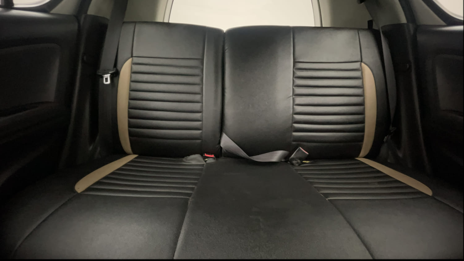 Used 2014 Maruti Suzuki Ritz Lxi BS-IV Petrol Manual interior REAR SEAT CONDITION VIEW
