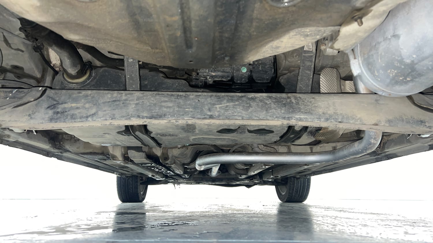 Used 2014 Hyundai Elite i20 Sportz 1.2 Petrol Manual extra REAR UNDERBODY VIEW (TAKEN FROM REAR)