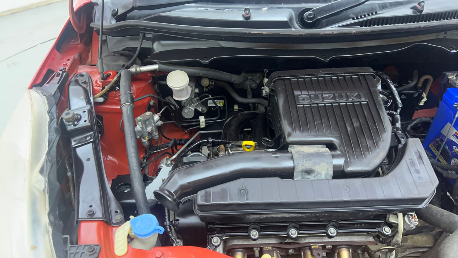 Used 2015 Maruti Suzuki Swift VXi Petrol Manual engine ENGINE RIGHT SIDE VIEW