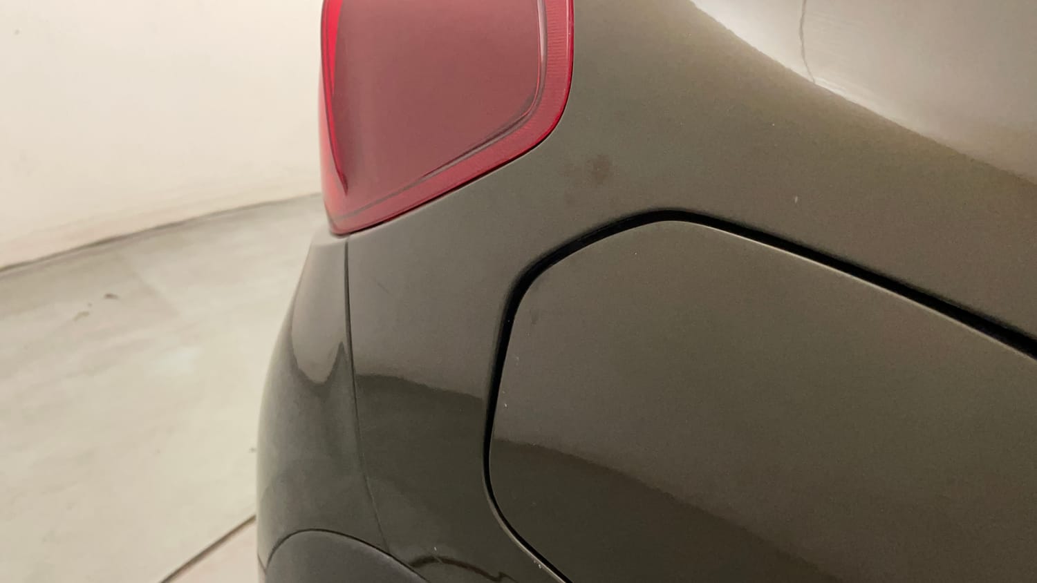Used 2021 Renault Kwid RXT 1.0 AMT Opt Petrol Automatic dents MINOR DENT