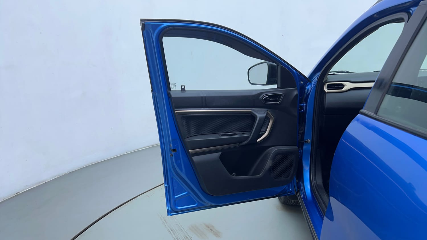 Used 2022 Renault Kiger RXT MT Petrol Manual interior LEFT FRONT DOOR OPEN VIEW