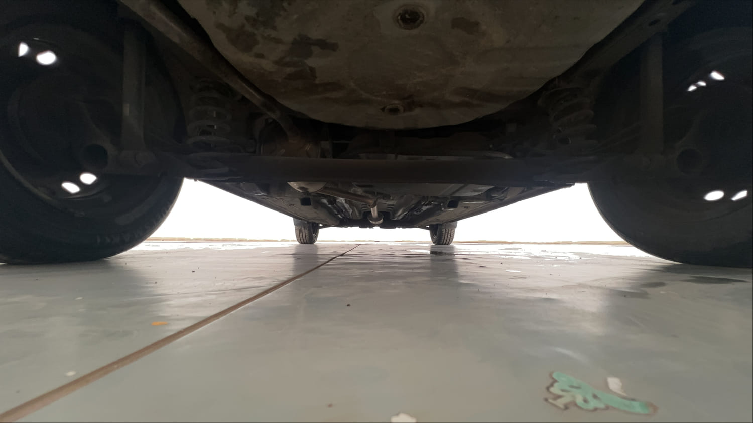 Used 2024 Renault Kwid RXT 1.0L AMT Petrol Automatic extra REAR UNDERBODY VIEW (TAKEN FROM REAR)