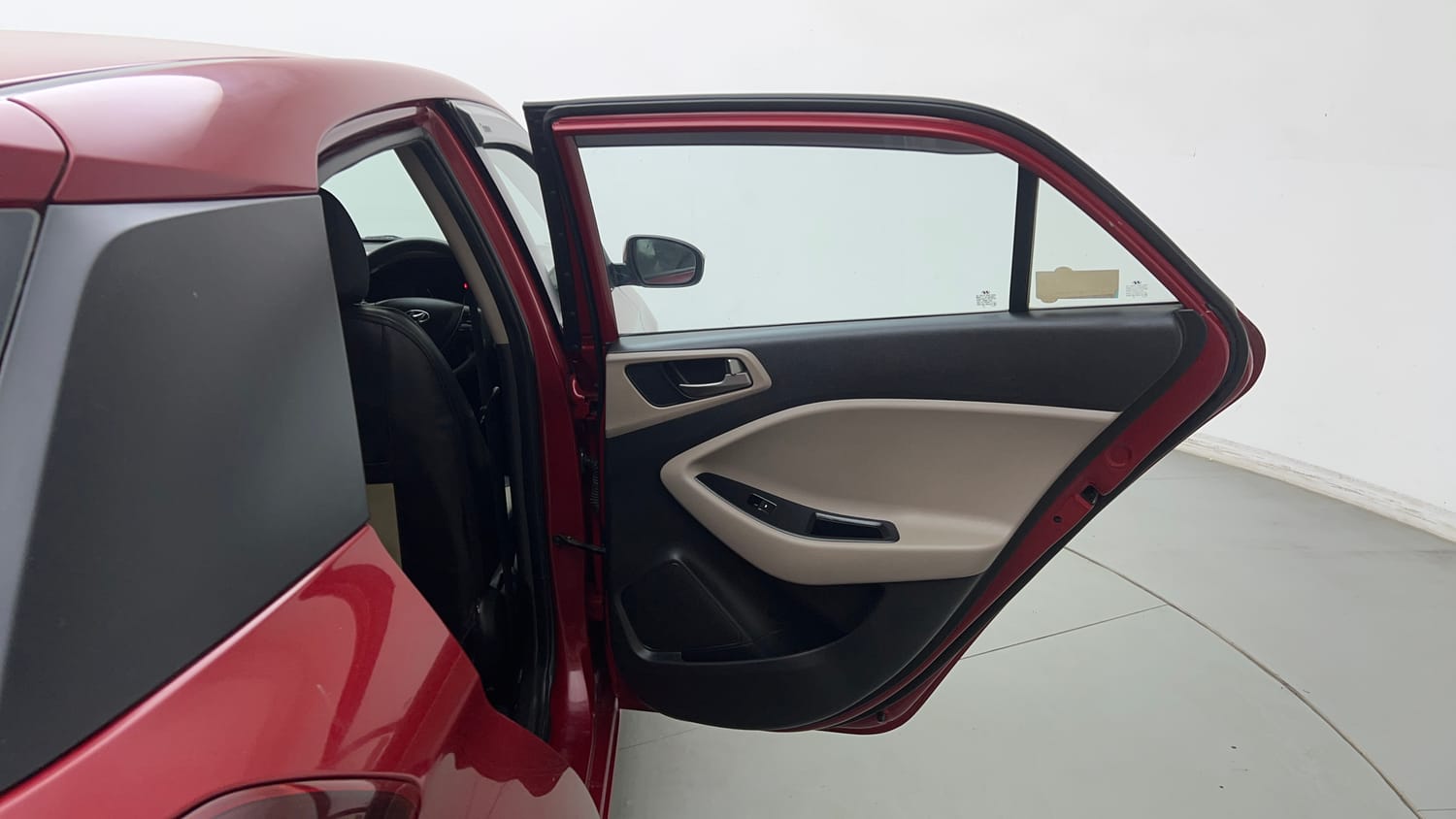Used 2015 Hyundai Elite i20 Sportz 1.2 Petrol Manual interior RIGHT REAR DOOR OPEN VIEW