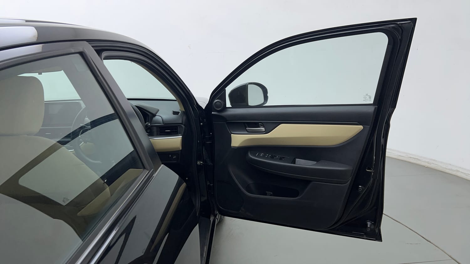 Used 2025 Honda Amaze VX 1.2 Petrol CVT Petrol Automatic interior RIGHT FRONT DOOR OPEN VIEW