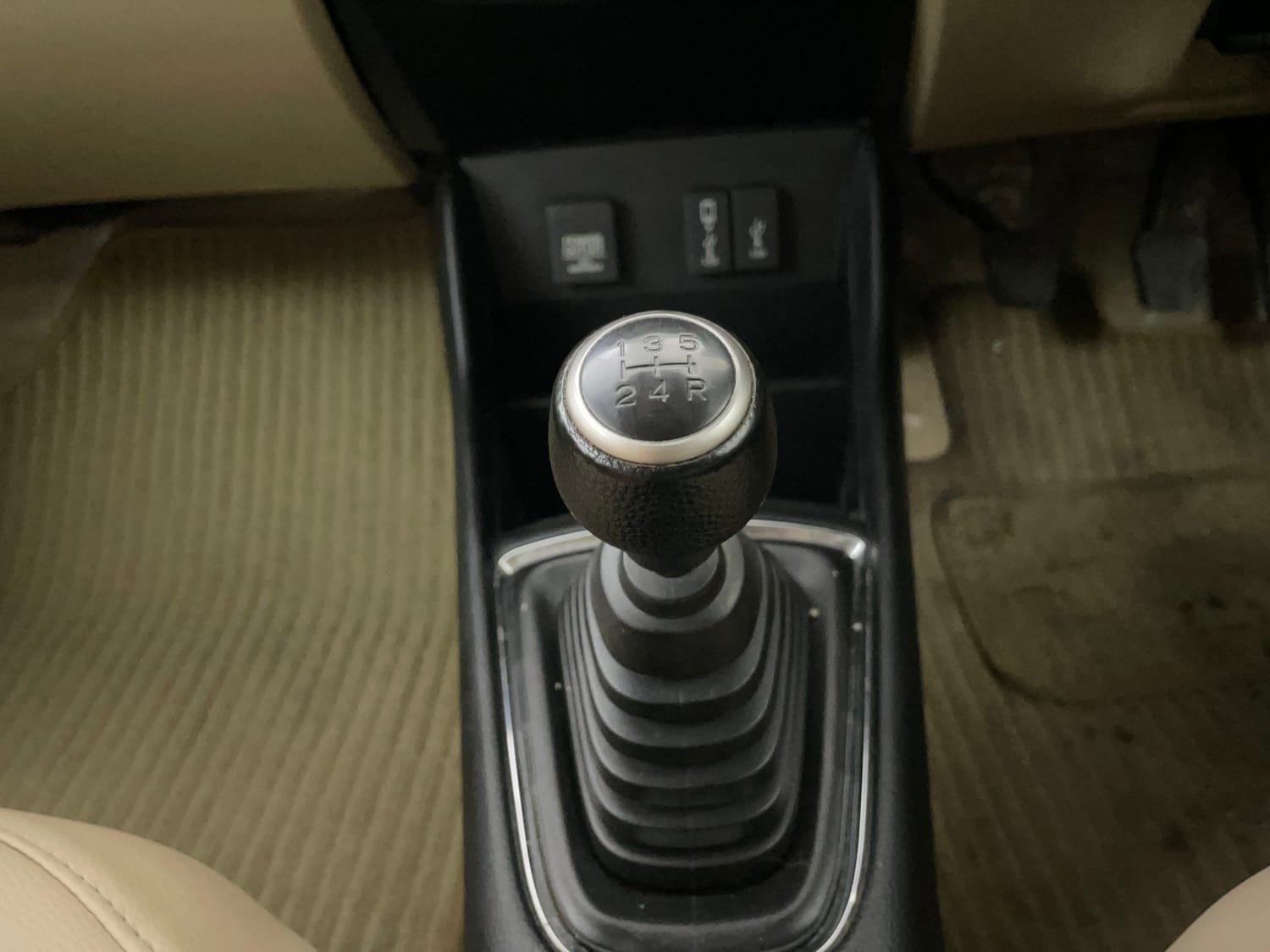 Used 2018 Honda Amaze 1.2 VX MT Petrol Petrol Manual interior GEAR  KNOB VIEW