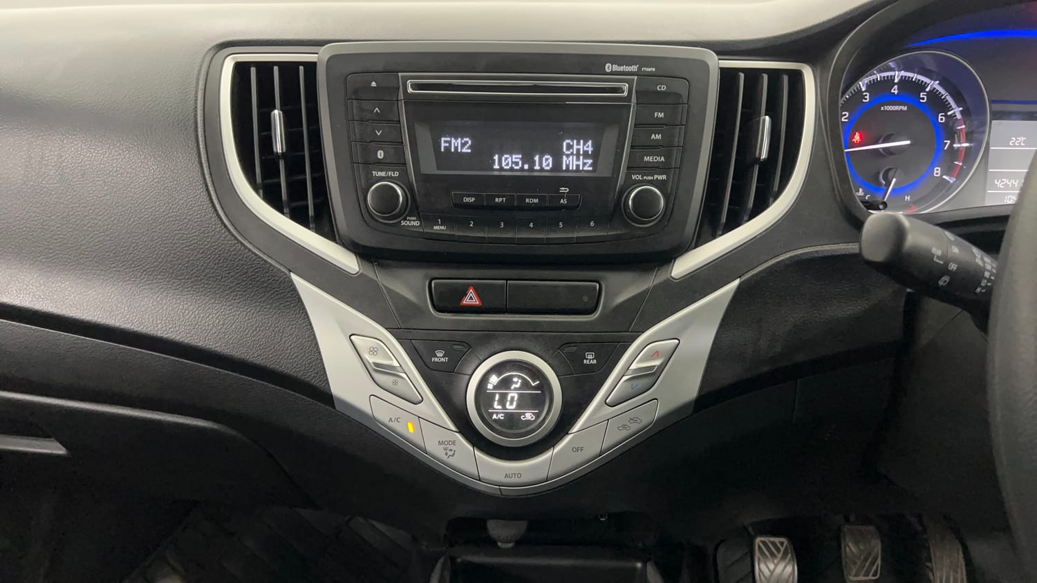 Used 2017 Maruti Suzuki Baleno Delta 1.2 Petrol Manual interior MUSIC SYSTEM & AC CONTROL VIEW