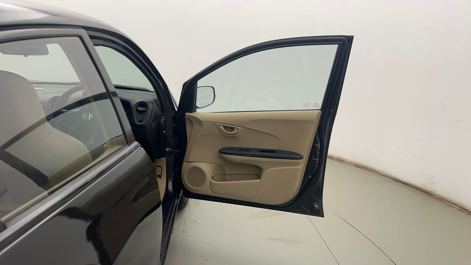Used 2015 Honda Amaze 1.2 E i-VTEC Petrol Manual interior RIGHT FRONT DOOR OPEN VIEW