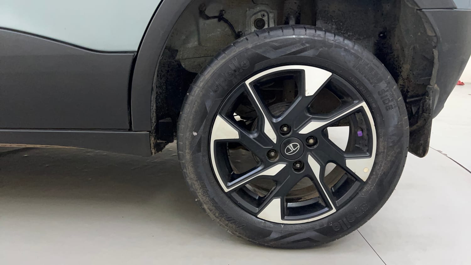 Used 2024 Tata Punch Creative Dual Tone AMT Petrol Automatic tyres LEFT REAR TYRE RIM VIEW