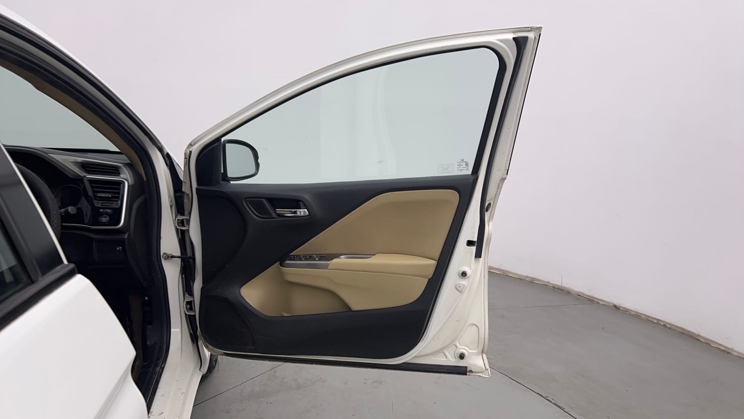Used 2017 Honda City V Petrol Manual interior RIGHT FRONT DOOR OPEN VIEW