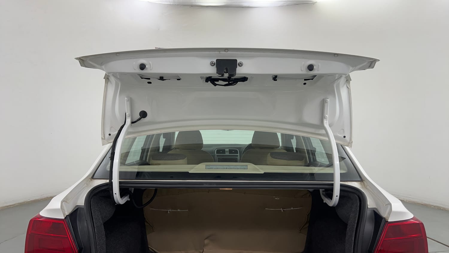 Used 2019 Volkswagen Ameo Highline Plus 1.5L AT (D)16 Alloy Diesel Automatic interior DICKY DOOR OPEN VIEW