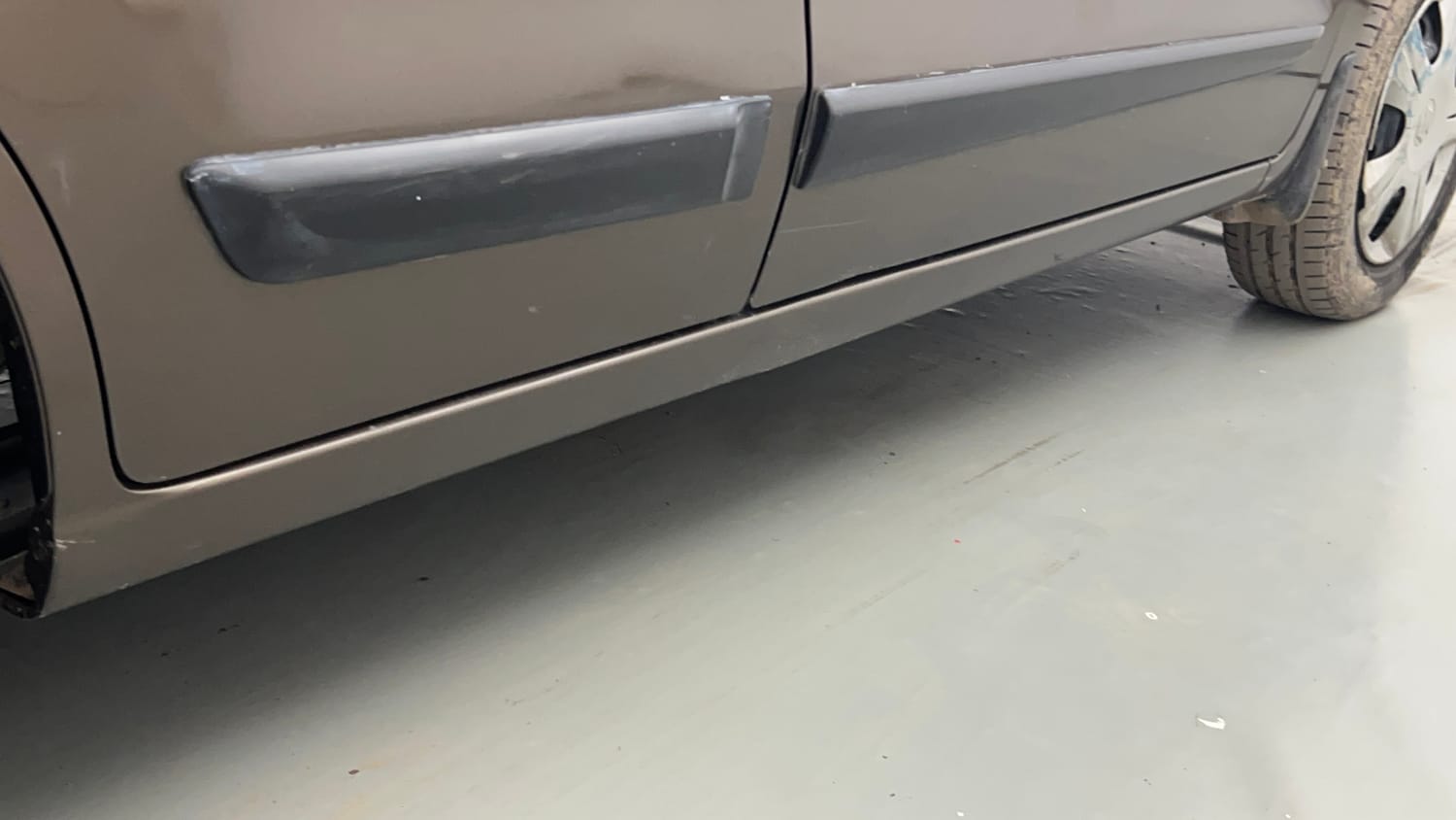 Used 2017 Maruti Suzuki Wagon R VXI Petrol Manual dents MINOR SCRATCH