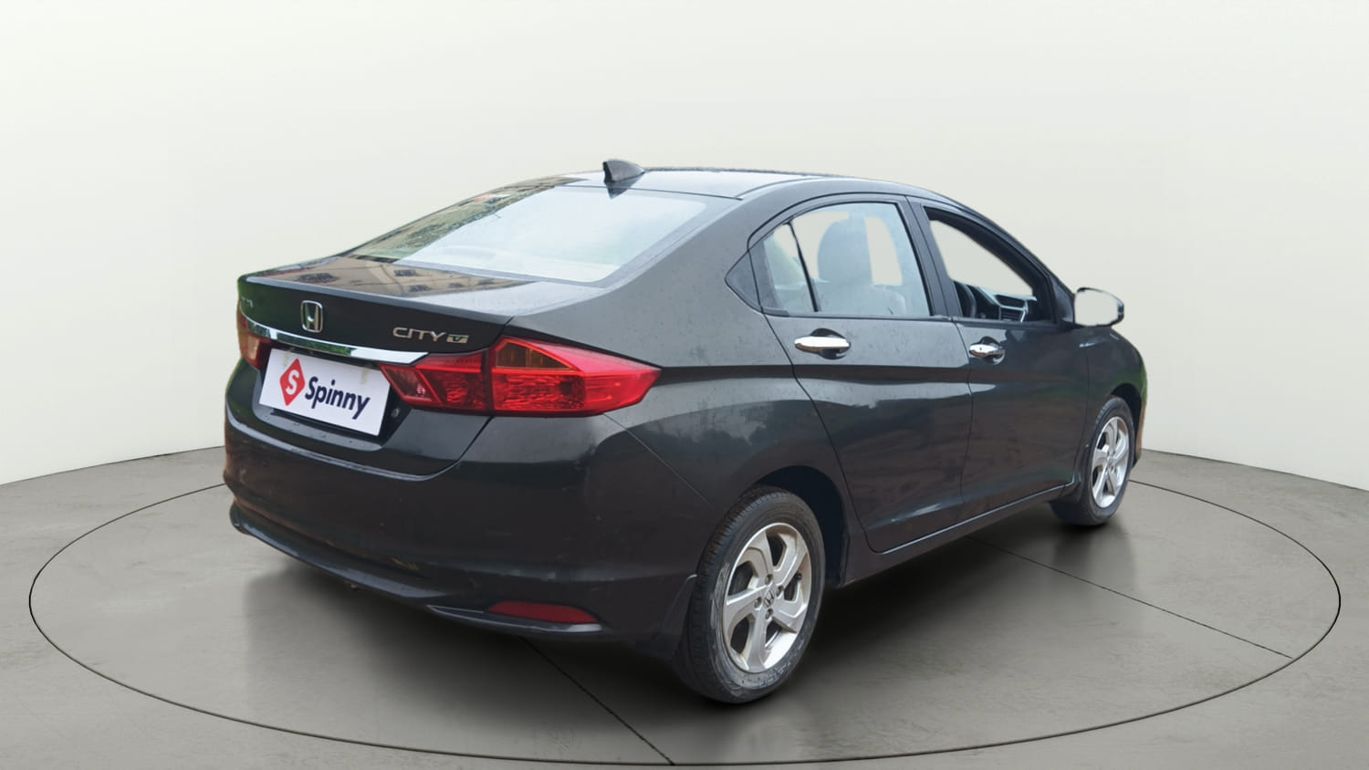 Used 2015 Honda City V Petrol Manual exterior RIGHT REAR CORNER VIEW