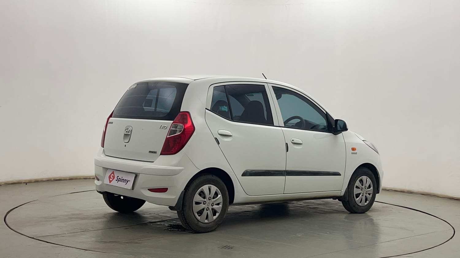 Used 2013 Hyundai i10 Magna 1.1 iRDE2 Petrol Manual exterior RIGHT REAR CORNER VIEW