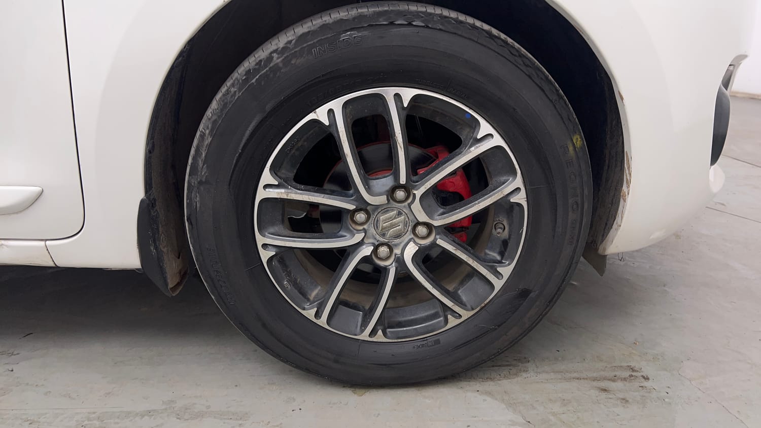 Used 2019 Maruti Suzuki Swift ZXi Plus Petrol Manual tyres RIGHT FRONT TYRE RIM VIEW