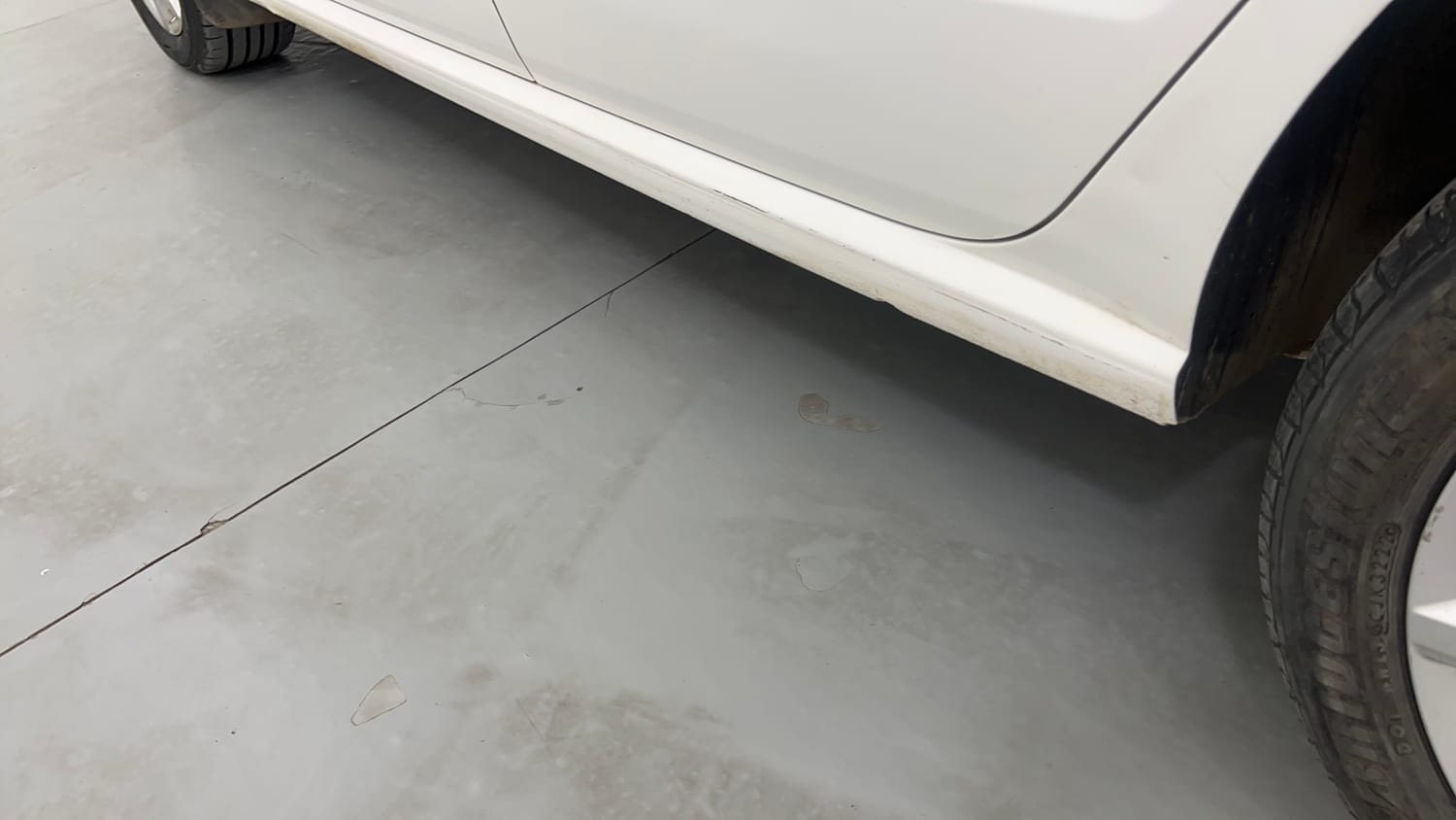 Used 2019 Volkswagen Ameo Highline Plus 1.5L AT (D)16 Alloy Diesel Automatic dents MINOR DENT