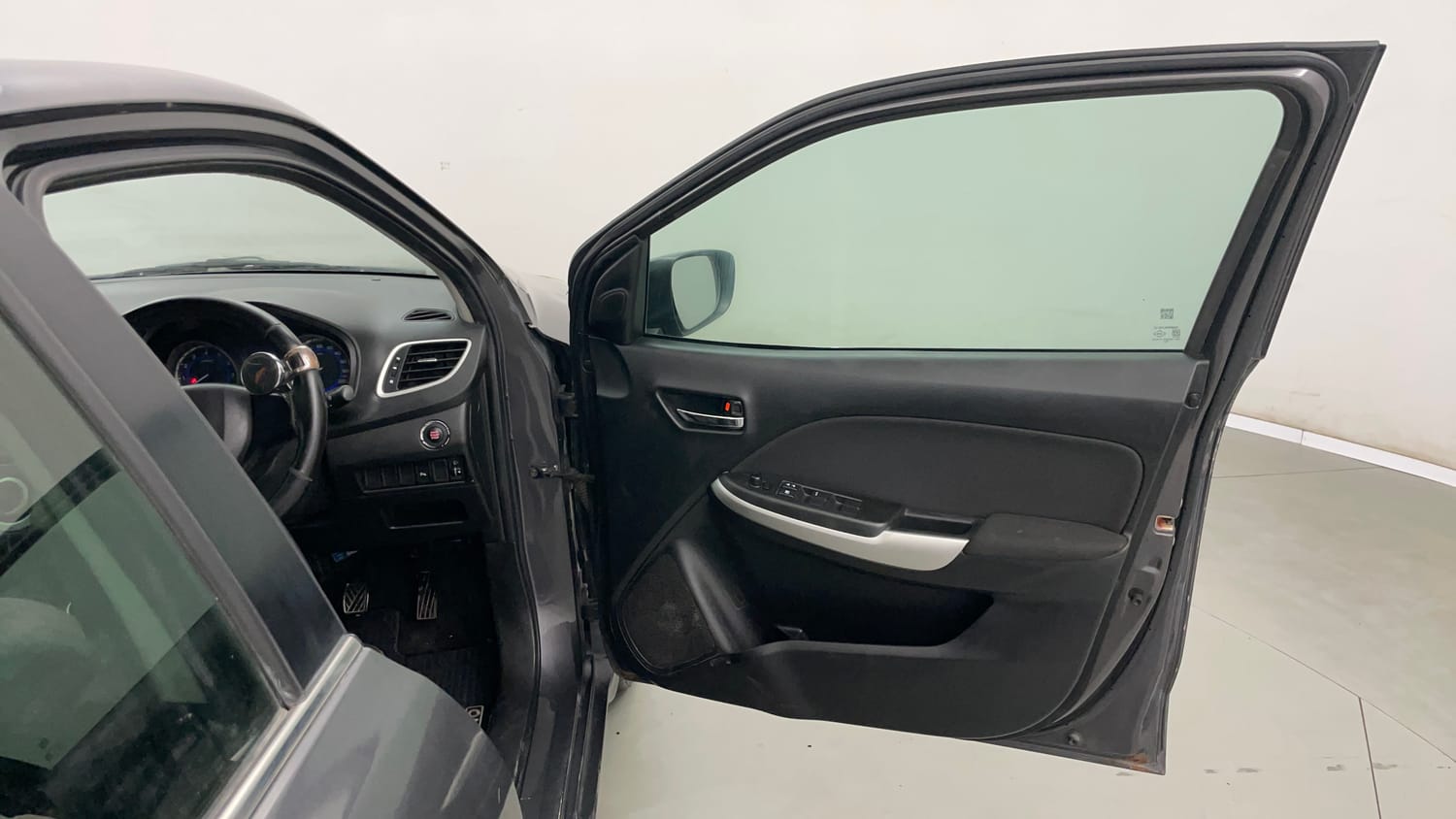 Used 2017 Maruti Suzuki Baleno Alpha 1.2 Petrol Manual interior RIGHT FRONT DOOR OPEN VIEW