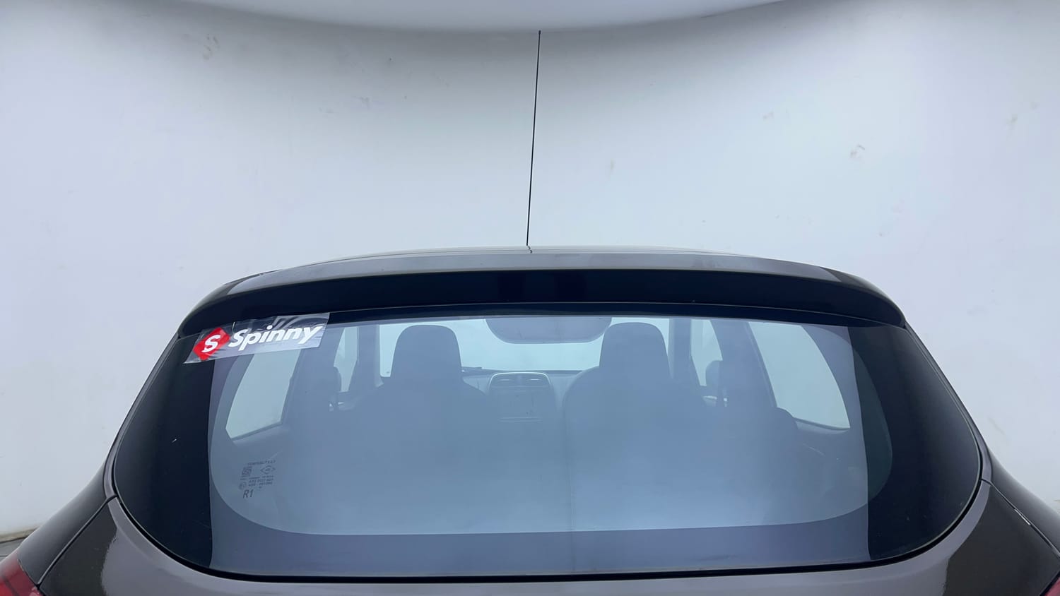 Used 2018 Renault Kwid 1.0 RXT Petrol Manual exterior BACK WINDSHIELD VIEW