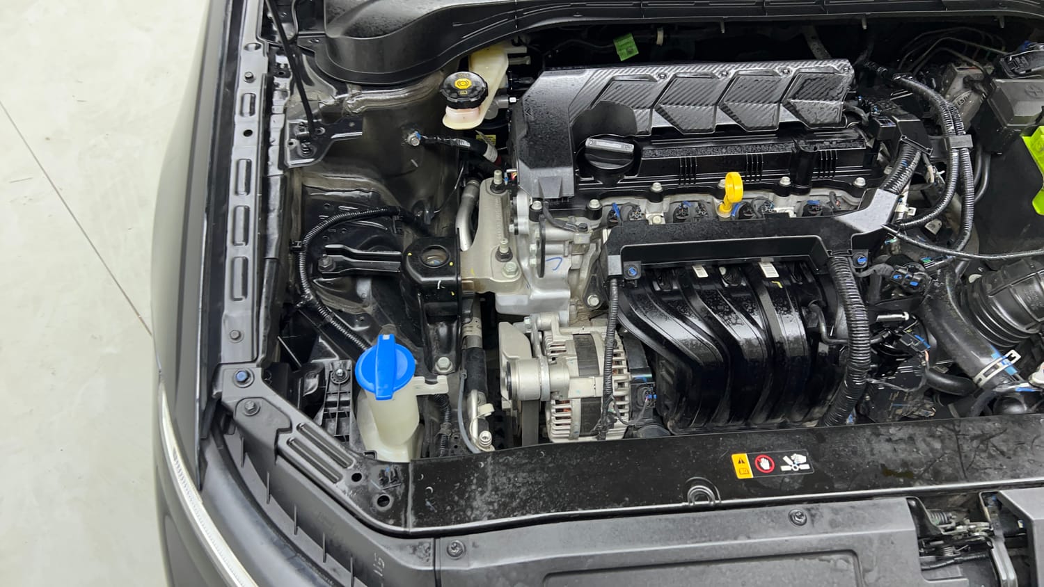 Used 2025 Hyundai Verna SX 1.5 Petrol IVT Petrol Automatic engine ENGINE RIGHT SIDE VIEW