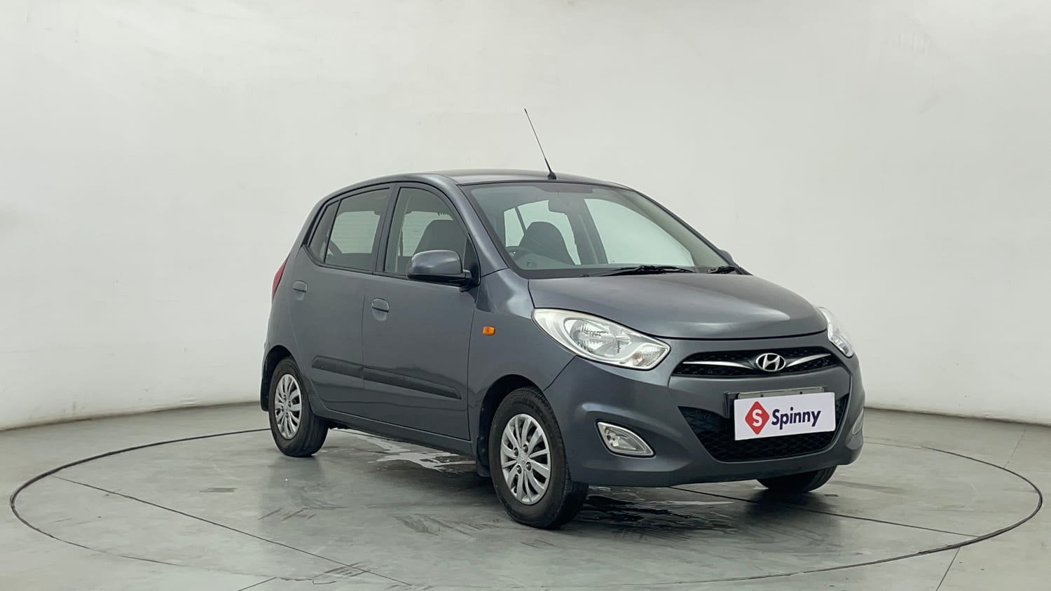 Used 2014 Hyundai i10 Sportz 1.1 iRDE2 Petrol Manual exterior RIGHT FRONT CORNER VIEW