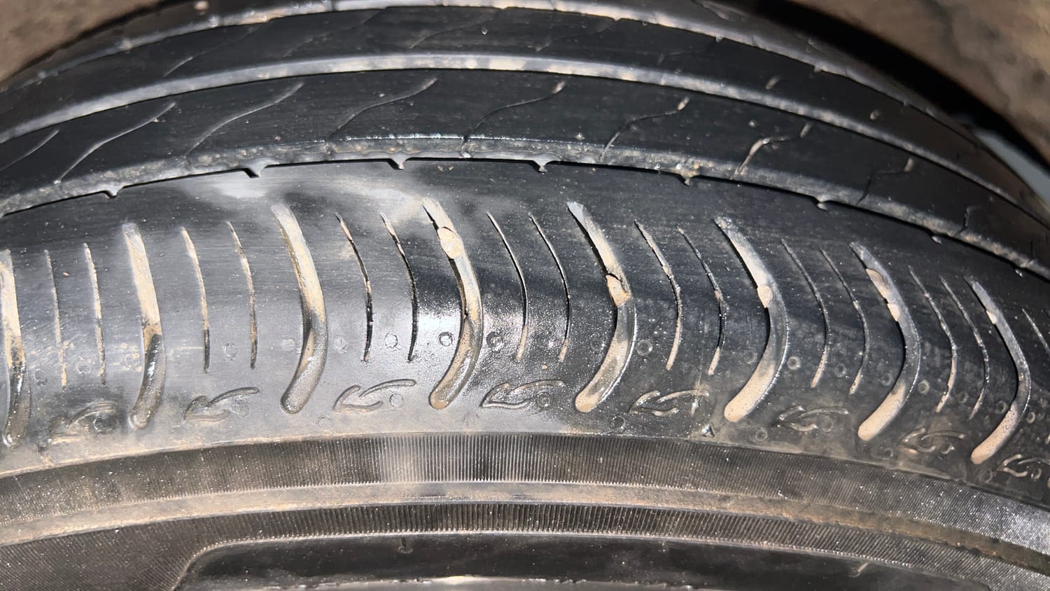 Used 2025 honda Amaze 2nd Generation VX 1.2 Petrol CVT Petrol Automatic tyres LEFT REAR TYRE TREAD VIEW