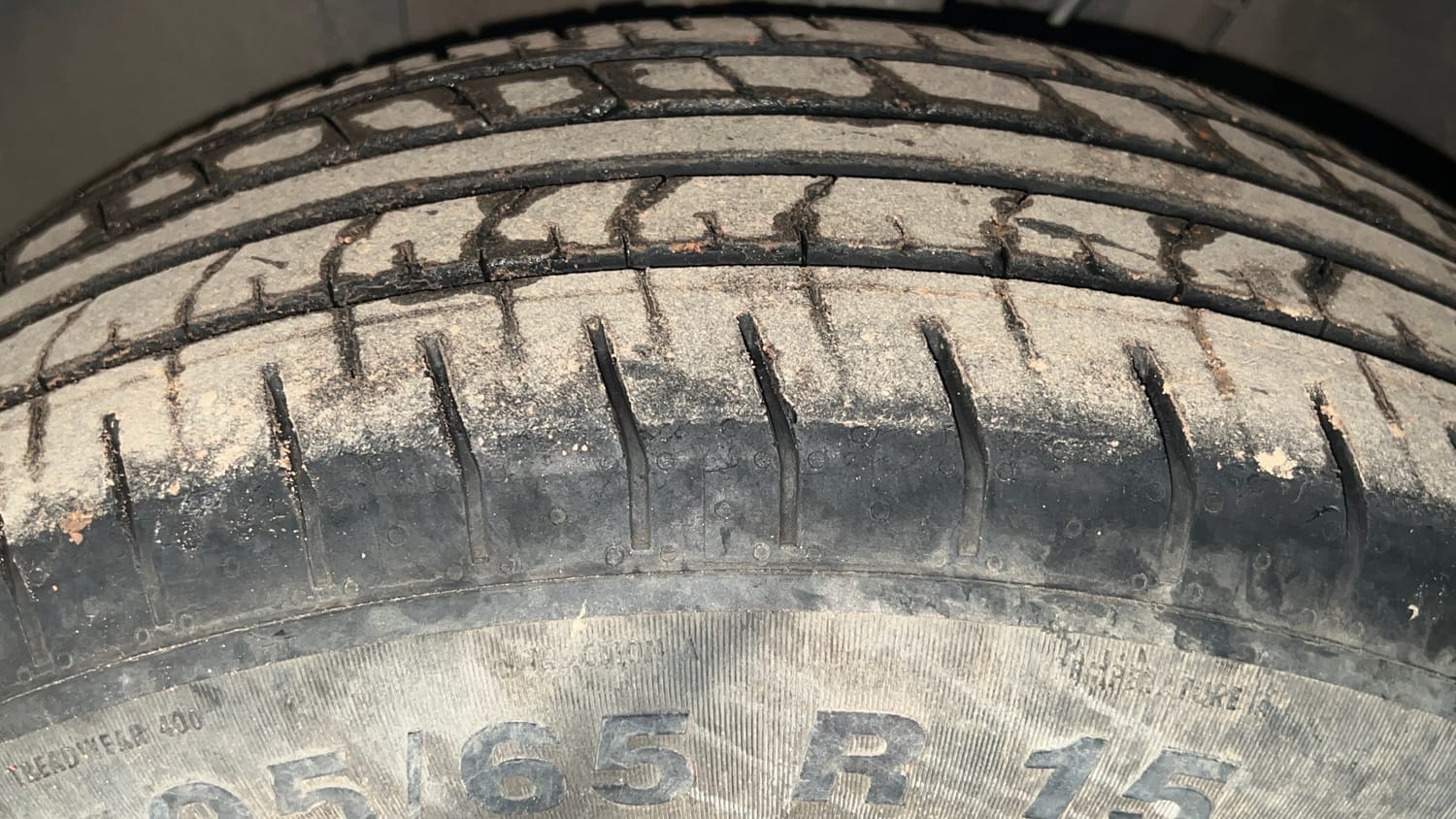 Used 2022 Hyundai Venue S Plus 1.2 Petrol Petrol Manual tyres LEFT FRONT TYRE TREAD VIEW
