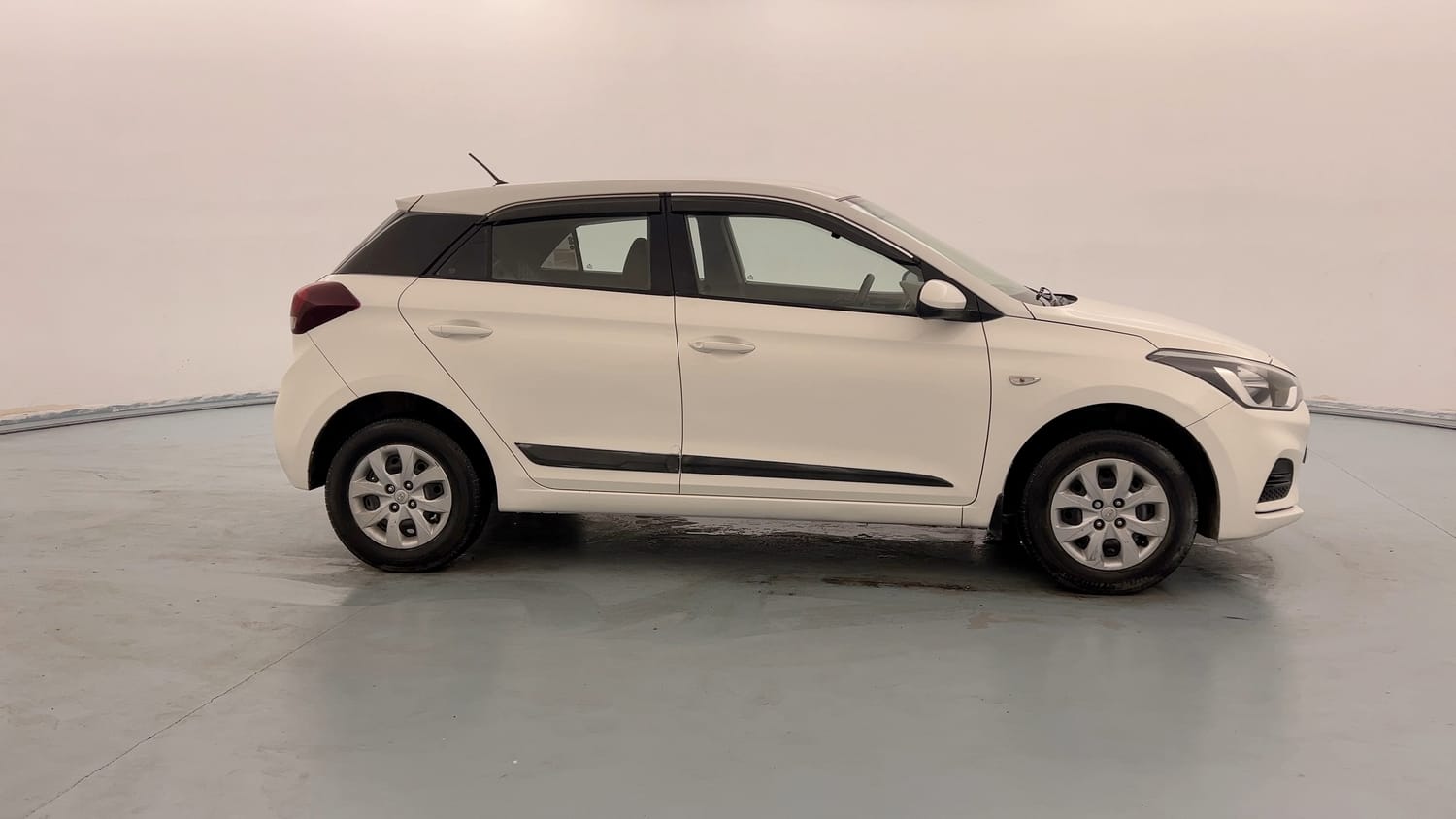 Used 2018 Hyundai Elite i20 Magna Executive 1.2 Petrol Manual exterior RIGHT SIDE VIEW