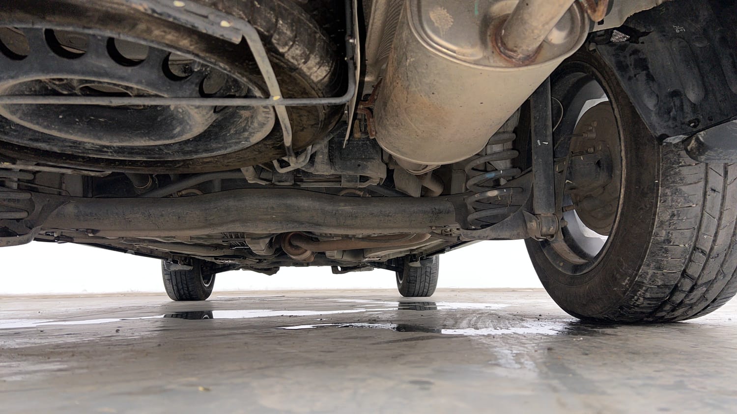 Used 2019 Honda BR-V V Petrol Petrol Manual extra REAR UNDERBODY VIEW (TAKEN FROM REAR)