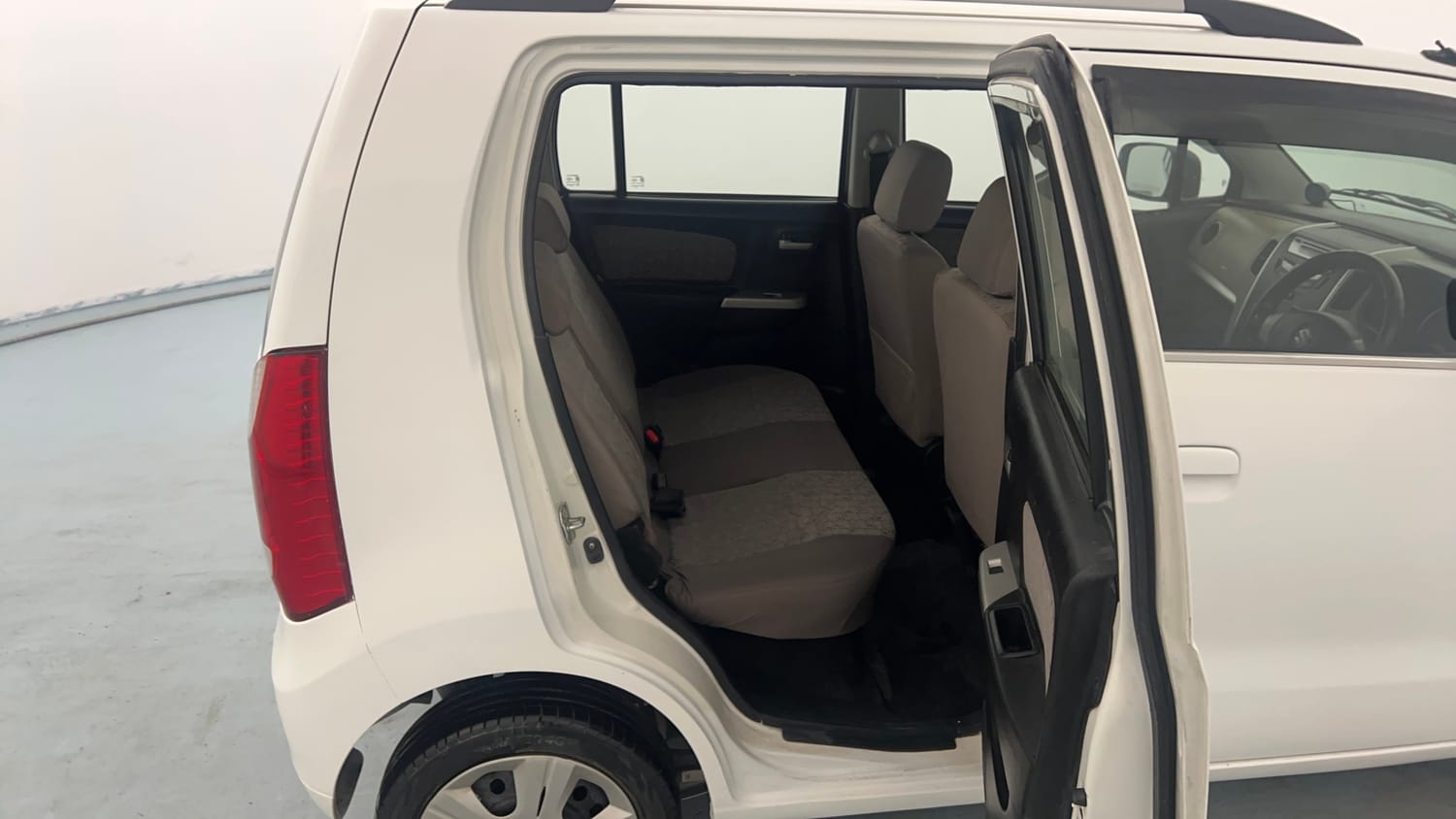 Used 2015 Maruti Suzuki Wagon R VXI Petrol Manual interior RIGHT SIDE REAR DOOR CABIN VIEW