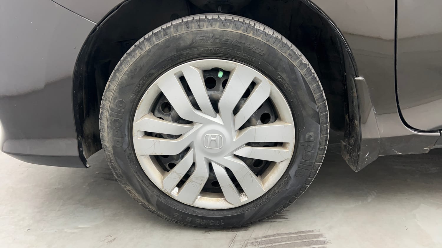 Used 2015 Honda City SV CVT Petrol Automatic tyres LEFT FRONT TYRE RIM VIEW