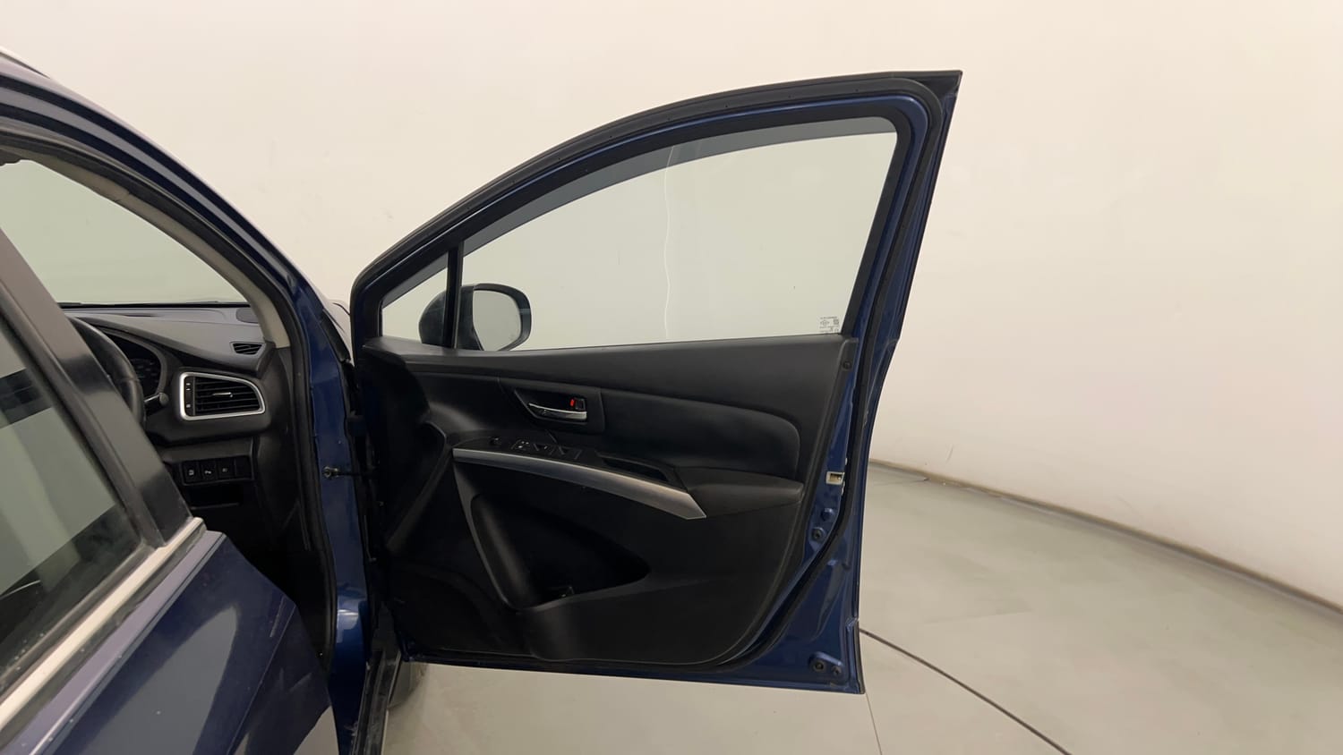 Used 2017 Maruti Suzuki S-Cross Alpha 1.3 Diesel Manual interior RIGHT FRONT DOOR OPEN VIEW