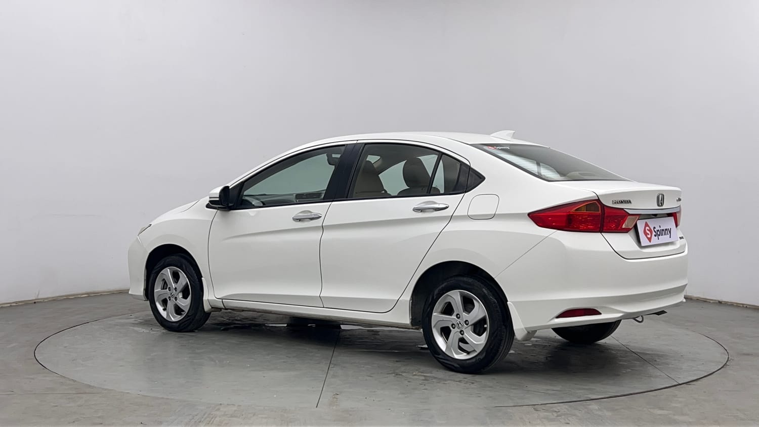 Used 2017 Honda City V Petrol Manual exterior LEFT REAR CORNER VIEW