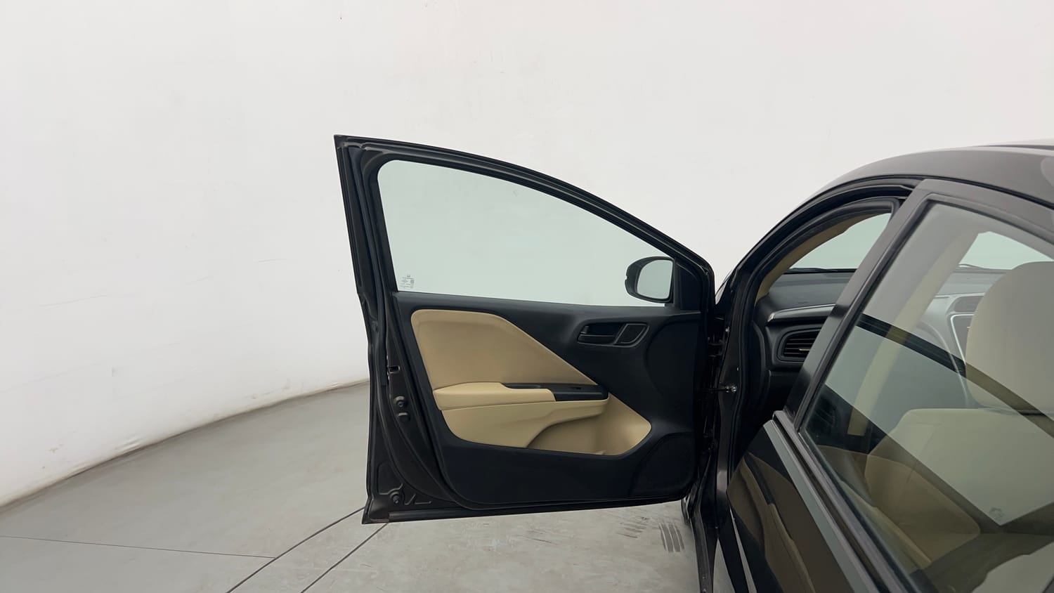 Used 2015 Honda City SV CVT Petrol Automatic interior LEFT FRONT DOOR OPEN VIEW